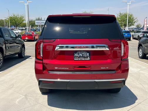 2024 GMC Yukon XL SLT