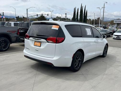 2020 Chrysler Pacifica Touring-L Plus