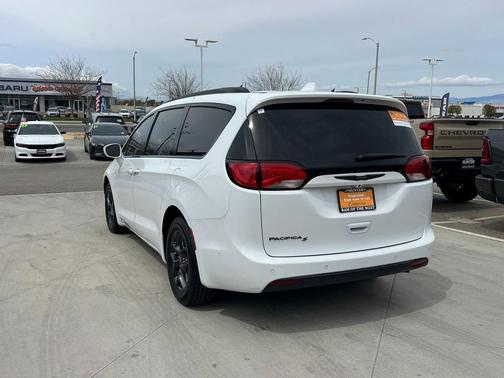 2020 Chrysler Pacifica Touring-L Plus