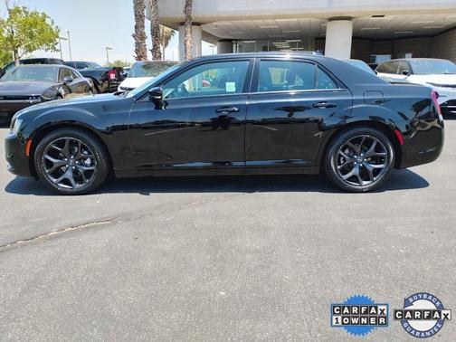 2022 Chrysler 300 S