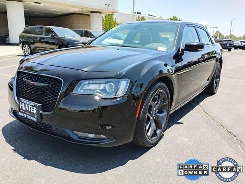 2022 Chrysler 300 S