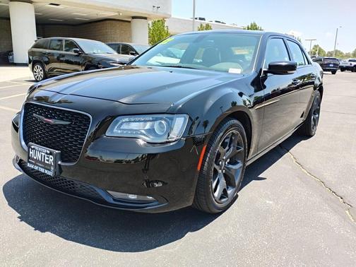 2022 Chrysler 300 S