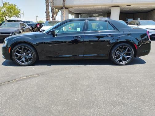 2022 Chrysler 300 S