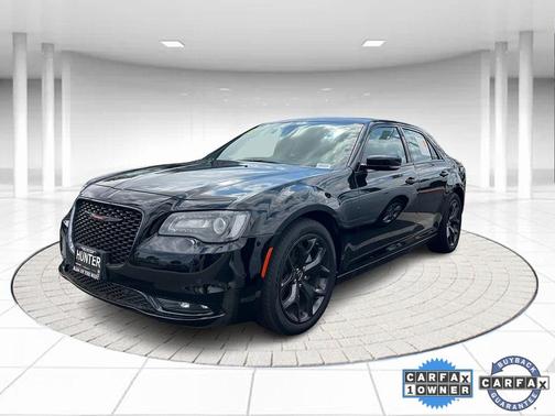 2022 Chrysler 300 S