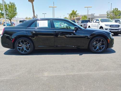 2022 Chrysler 300 S