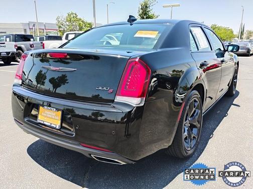 2022 Chrysler 300 S