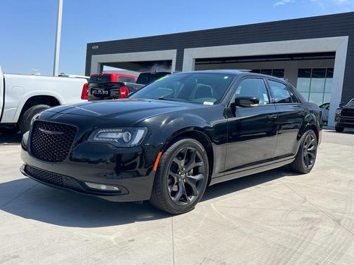 2022 Chrysler 300 S
