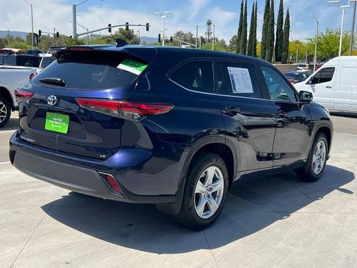 2023 Toyota Highlander LE