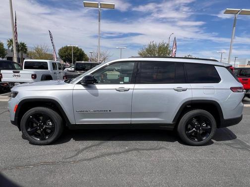 2025 Jeep Grand Cherokee L Laredo