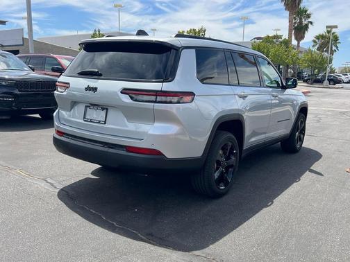 2025 Jeep Grand Cherokee L Laredo