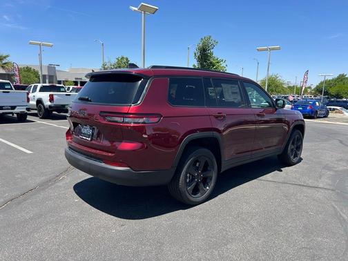 2025 Jeep Grand Cherokee L Laredo
