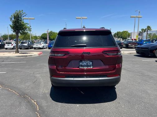 2025 Jeep Grand Cherokee L Laredo