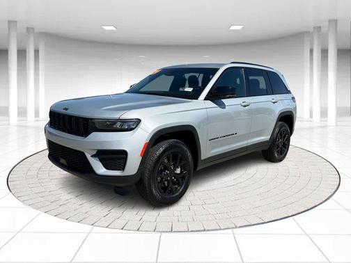 2024 Jeep Grand Cherokee Laredo