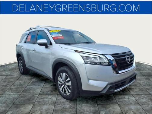 2023 Nissan Pathfinder SL