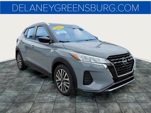 2 Tone Gray / Black 2023 Nissan Kicks SV