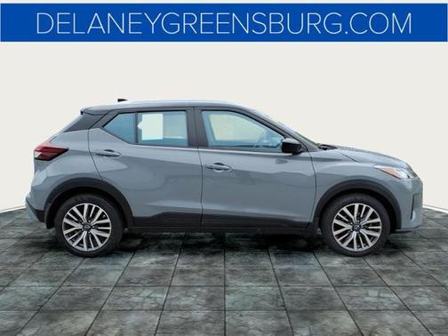 2 Tone Gray / Black 2023 Nissan Kicks SV