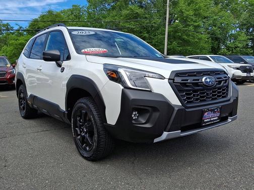 Crystal White Pearl 2025 Subaru Forester Wilderness