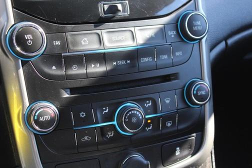 2014 Chevrolet Malibu 2LT for sale in Bridgeview, IL - image 24