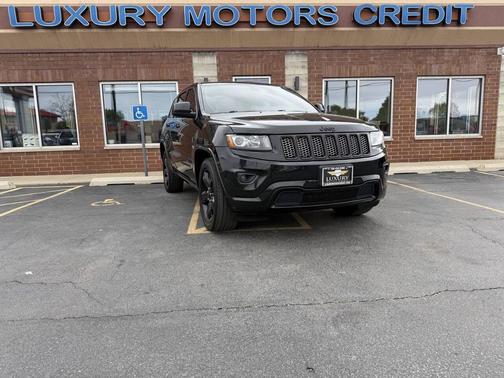 Brilliant Black Crystal Pearlcoat 2014 Jeep Grand Cherokee Altitude