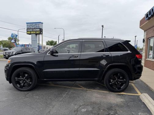 Brilliant Black Crystal Pearlcoat 2014 Jeep Grand Cherokee Altitude