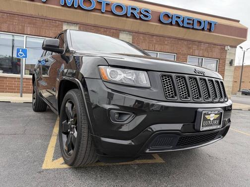 Brilliant Black Crystal Pearlcoat 2014 Jeep Grand Cherokee Altitude