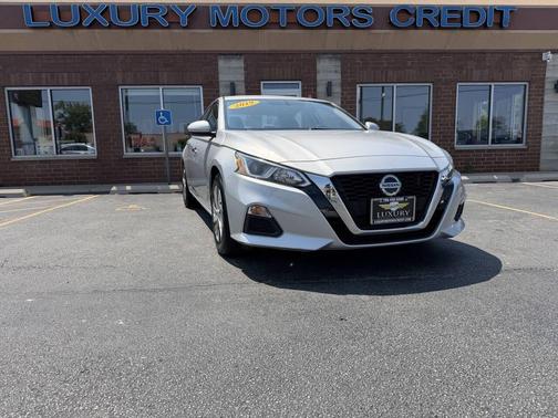 Silver 2019 Nissan Altima 2.5 S