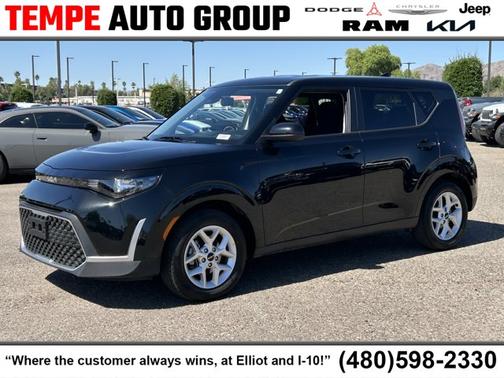 Fusion Black 2025 Kia Soul LX
