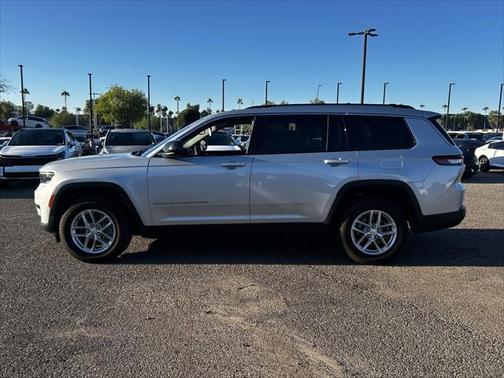 2023 Jeep Grand Cherokee L Laredo X 4x2