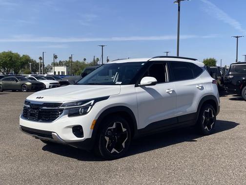 Snow White Pearl 2024 Kia Seltos EX