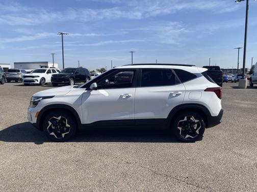Snow White Pearl 2024 Kia Seltos EX