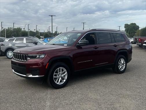 2023 Jeep Grand Cherokee L Laredo 4x2