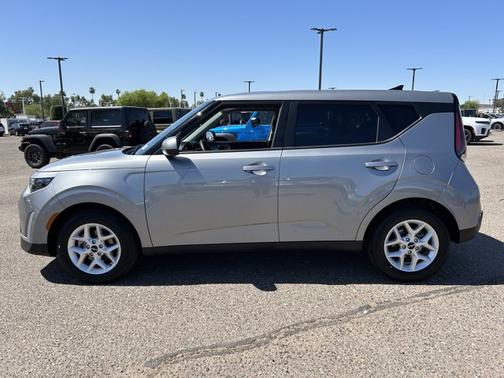 Steel Gray 2025 Kia Soul LX