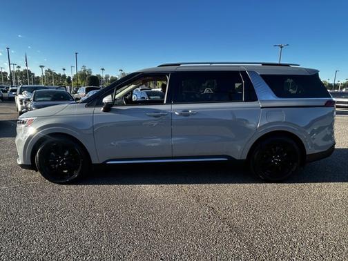 2024 Kia Carnival SX