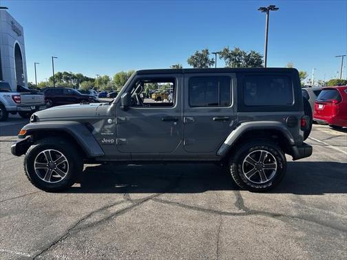 2023 Jeep Wrangler 4-Door Sahara 4x4