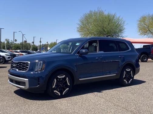 Midnight Lake Blue 2024 Kia Telluride S