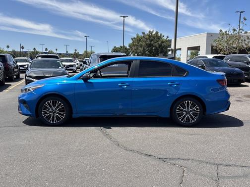 Sporty Blue 2024 Kia Forte
