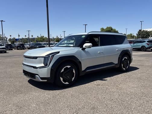 Ivory Silver 2024 Kia EV9 Land
