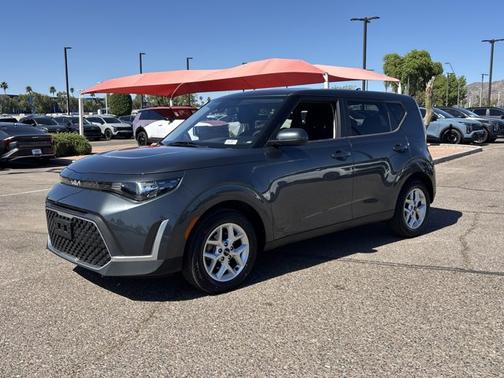 Gravity Gray 2023 Kia Soul LX