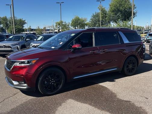 2024 Kia Carnival SX