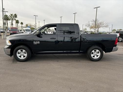 2022 RAM 1500 Classic SLT Crew Cab 4x2 57' Box
