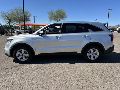 2022 Kia Sorento LX