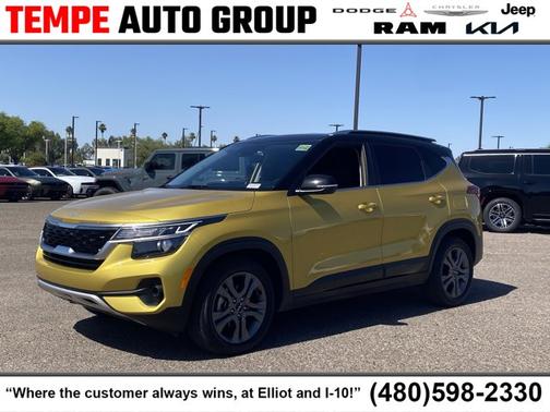 Starbright Yellow/Black Roof 2023 Kia Seltos S
