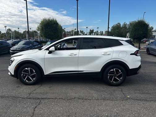 2024 Kia Sportage Hybrid LX