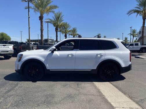 Glacial White Pearl 2022 Kia Telluride SX