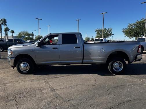 2024 RAM 3500 Tradesman Crew Cab 4x4 8 Box
