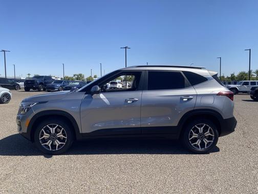 Steel Gray 2022 Kia Seltos EX