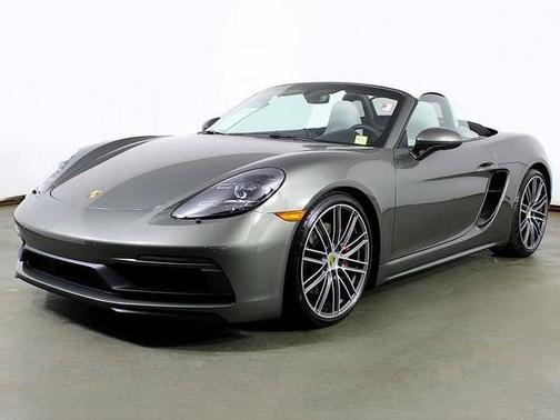 Aventurine Green Metallic 2025 Porsche 718 Boxster