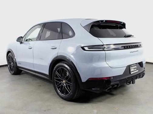 2025 Porsche Cayenne 