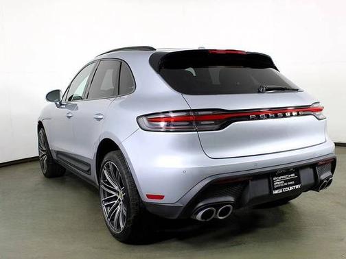 Dolomite Silver Metallic 2026 Porsche Macan