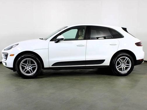 White 2018 Porsche Macan